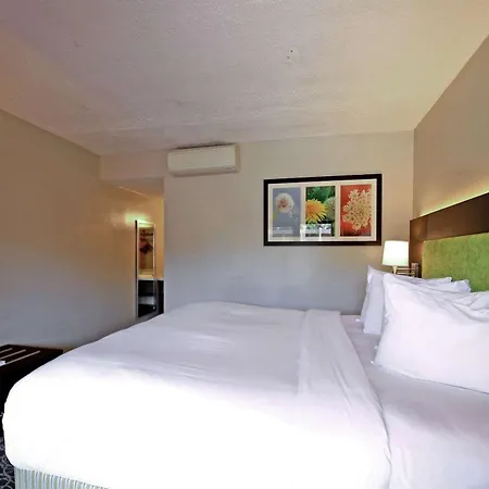 El Sendero Inn, An Ascend Collection