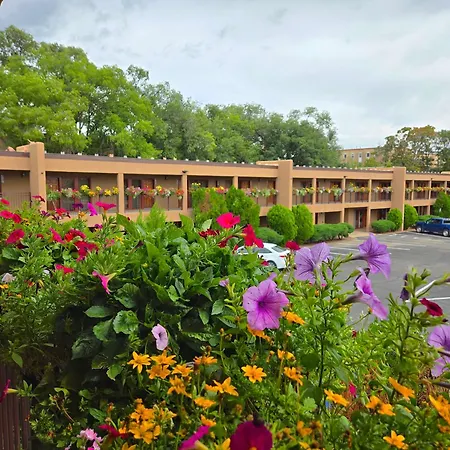 Hotel El Sendero Inn, An Ascend Collection