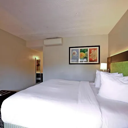 El Sendero Inn, An Ascend Collection